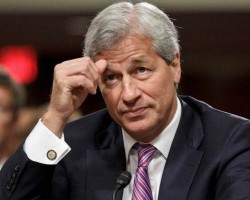 SEAL OF APPROVAL: JP Morgan boss flashes presidential bling at Senate hearing
