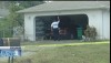 [VIDEO] Few clues after body found inside foreclosed home